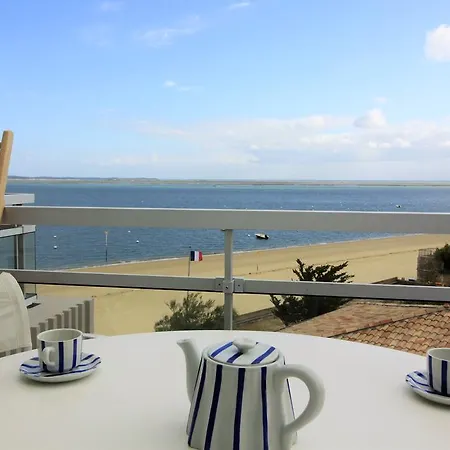 Sur La Plage Pereire Arcachon